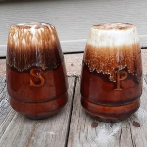 Vtg Pottery Salt & Pepper Shakers Brown Drip Glaze USA